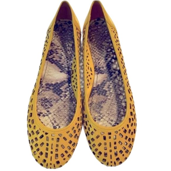 Gianni Bini Yellow‎ Leather Flats Size 8 Regular. Preloved in Good Condition. - Picture 1 of 16